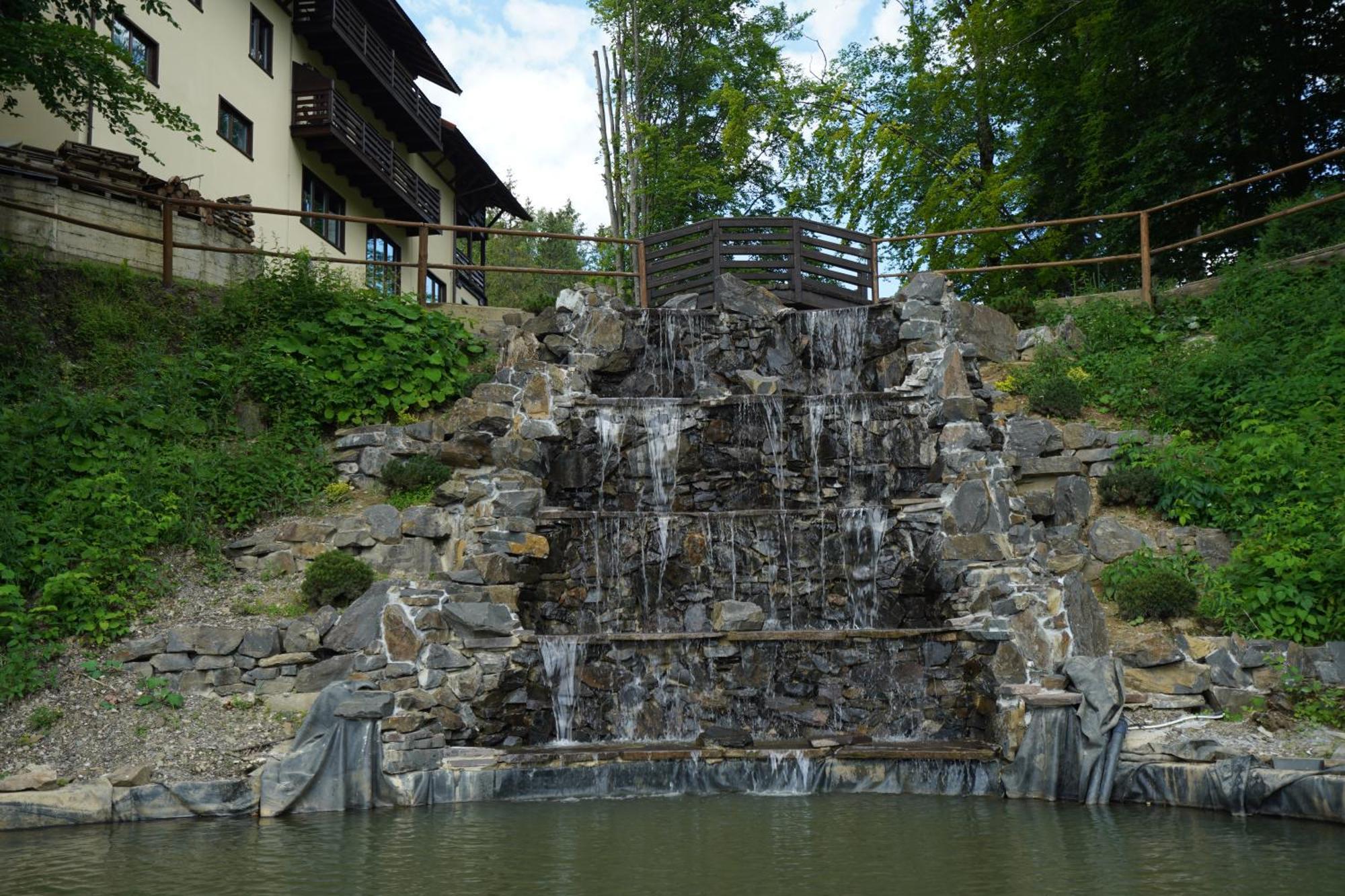Hotel Ozero Vita Nizhniy Studenyy エクステリア 写真